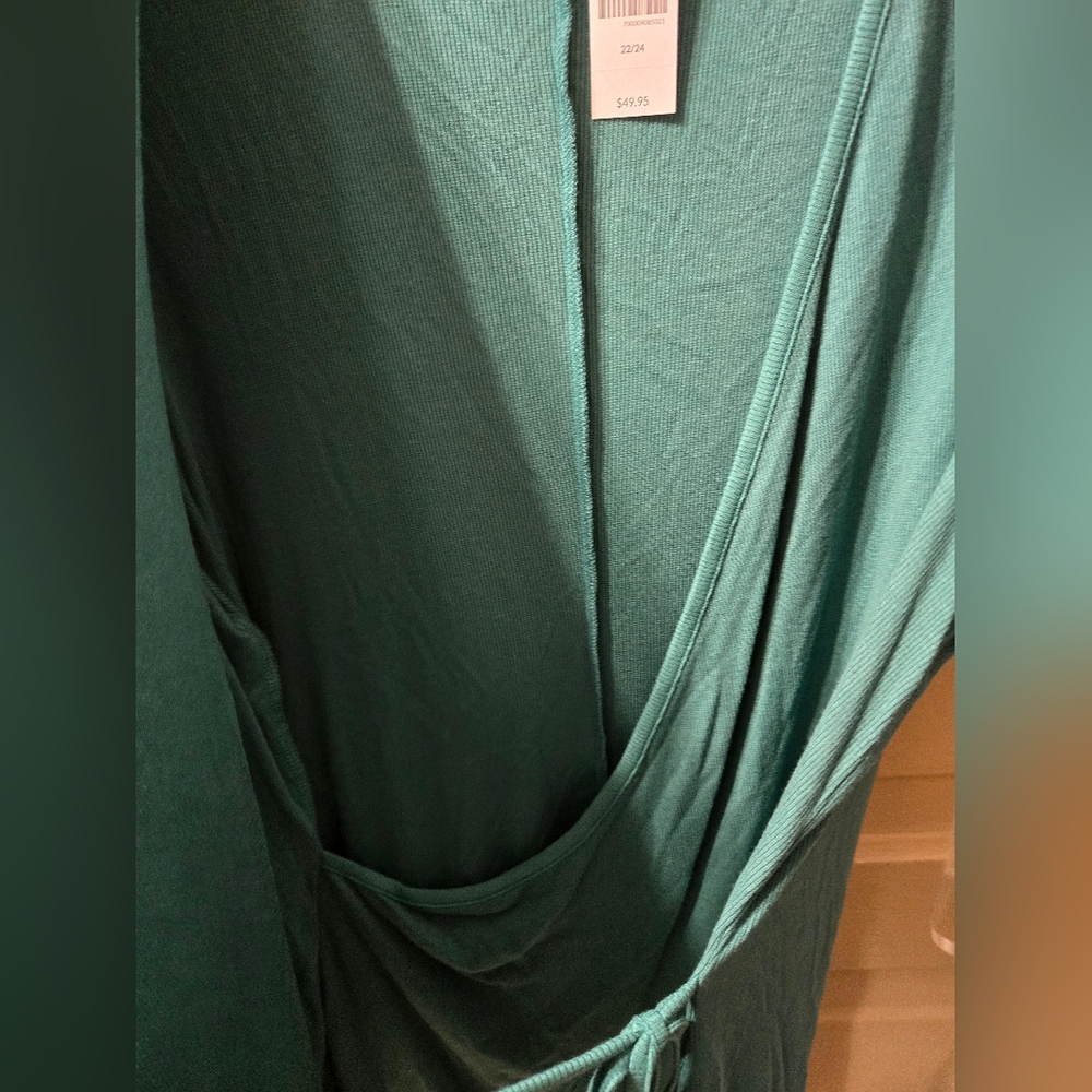 Lane Bryant Antique Green Flutter Sleeve Real Wrap Top NWT Size: 22/24 - Picture 4 of 5